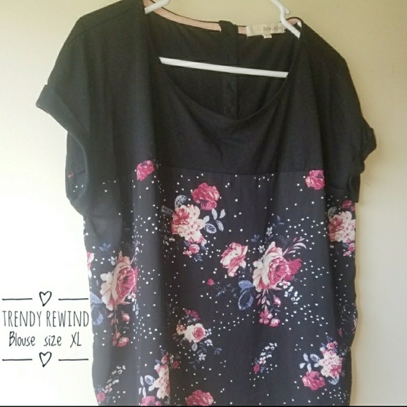 Rewind Tops - Rewind Floral Blouse with Button Back Size XL